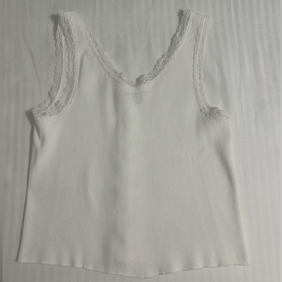 White Brandy Melville tank top with lace. Size XS/S lightly used - Picture 3 of 3